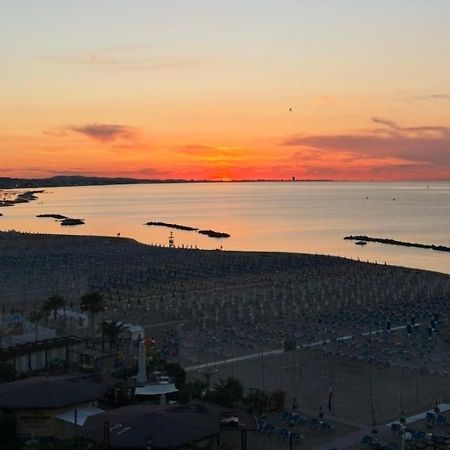 Hotel Bellevue Cattolica Exterior foto