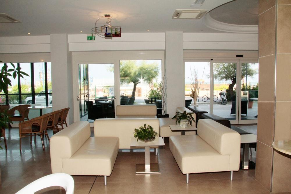 Hotel Bellevue Cattolica Exterior foto