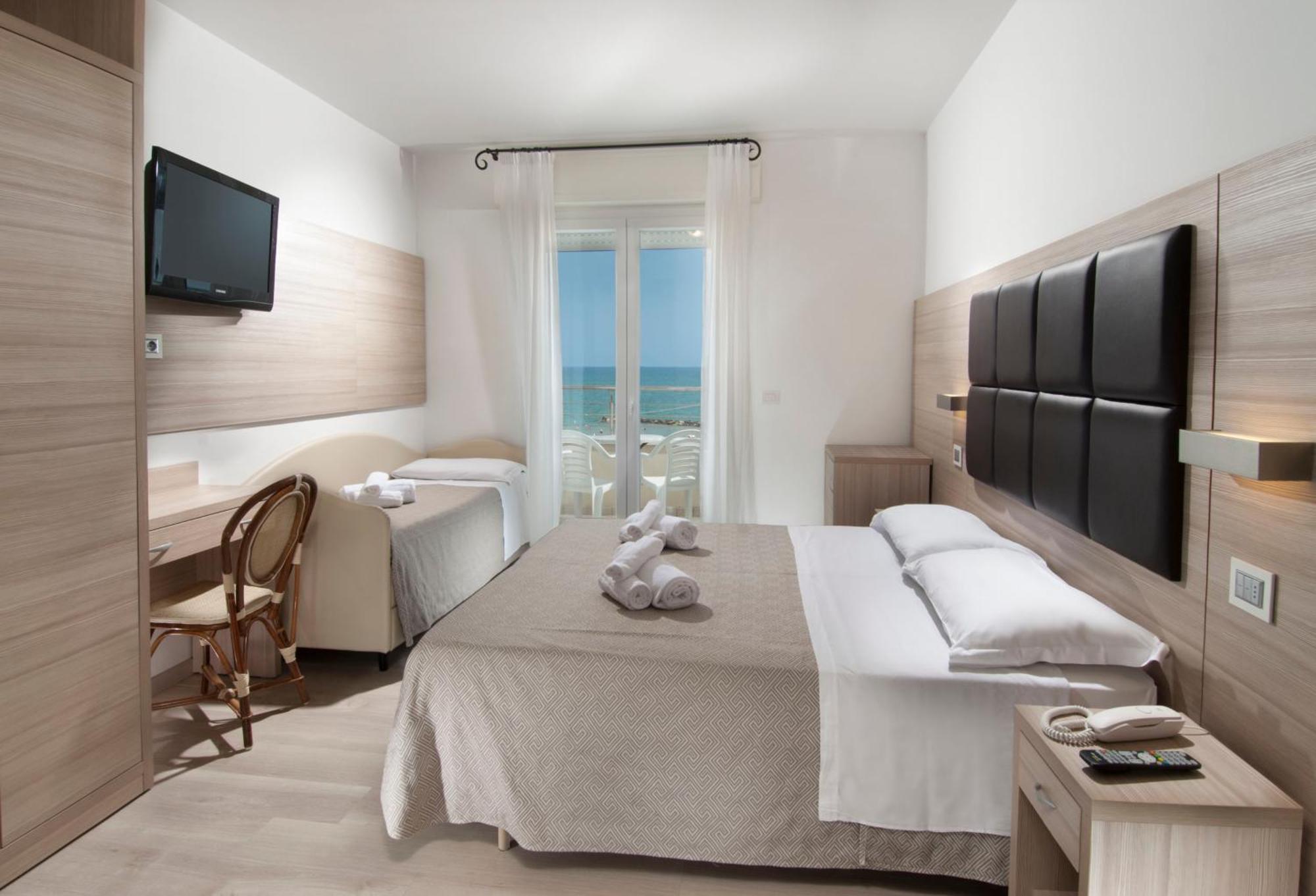Hotel Bellevue Cattolica Exterior foto