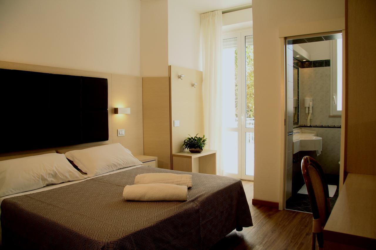 Hotel Bellevue Cattolica Exterior foto